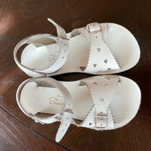 Saltwater Sandals size 9 girls EUC